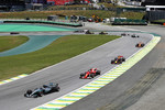 Foto zur News: Valtteri Bottas (Mercedes), Kimi Räikkönen (Ferrari), Esteban Ocon (Force India) und Romain Grosjean (Haas)