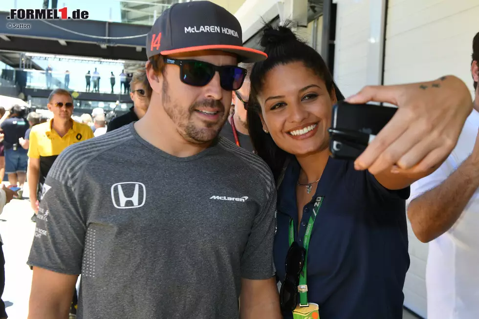 Foto zur News: Fernando Alonso (McLaren)