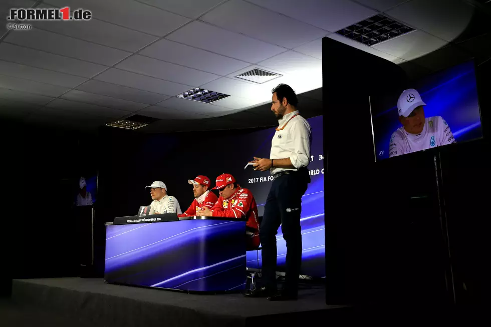 Foto zur News: Valtteri Bottas (Mercedes), Sebastian Vettel (Ferrari) und Kimi Räikkönen (Ferrari)