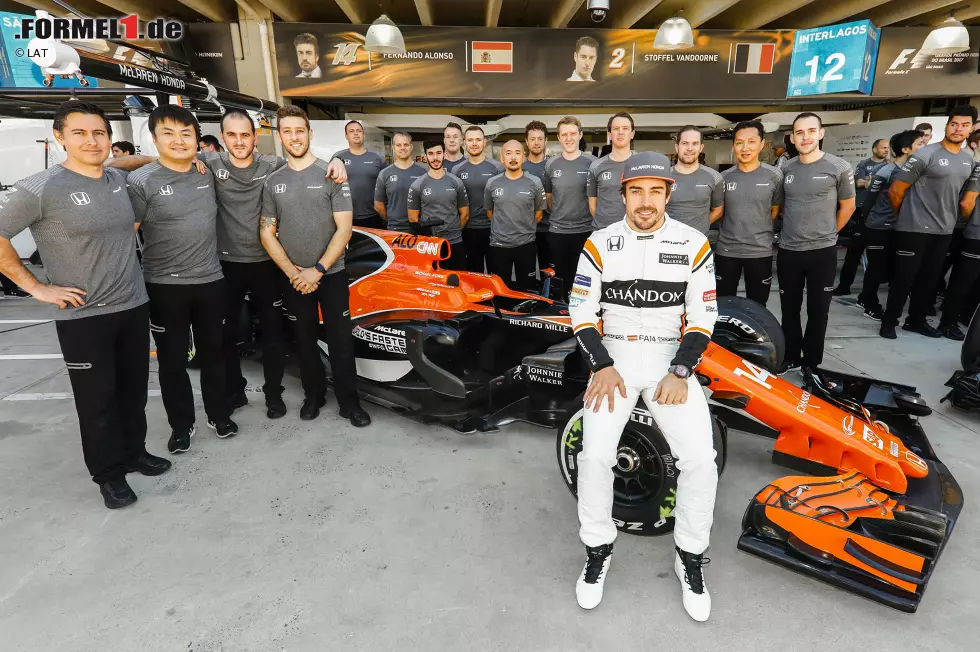 Foto zur News: Fernando Alonso (McLaren)