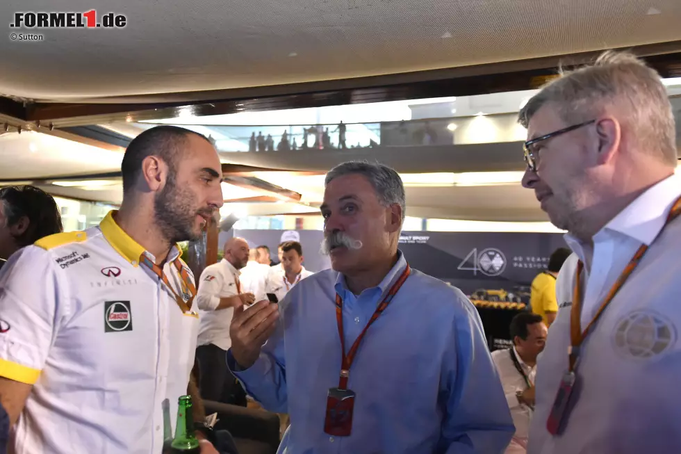 Foto zur News: Cyril Abiteboul, Chase Carey und Ross Brawn