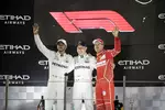 Foto zur News: Valtteri Bottas (Mercedes), Lewis Hamilton (Mercedes) und Sebastian Vettel (Ferrari)