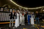 Foto zur News: Rene Rast, Timo Bernhard und Helio Castroneves