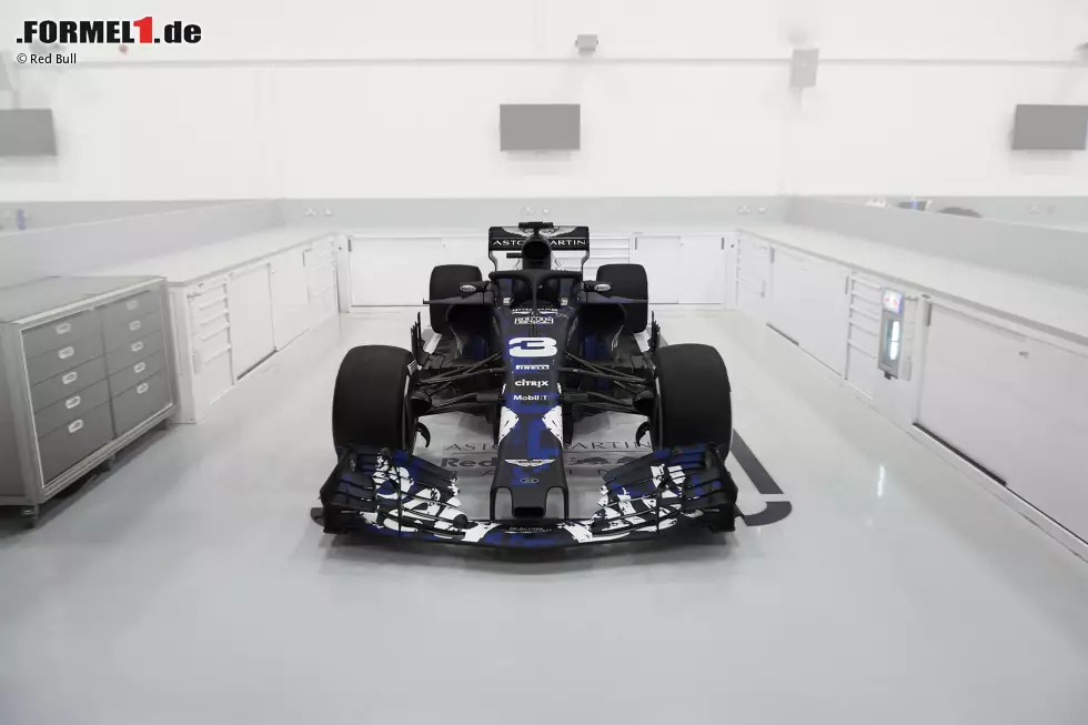 Foto zur News: Red-Bull-TAG-Heuer RB14