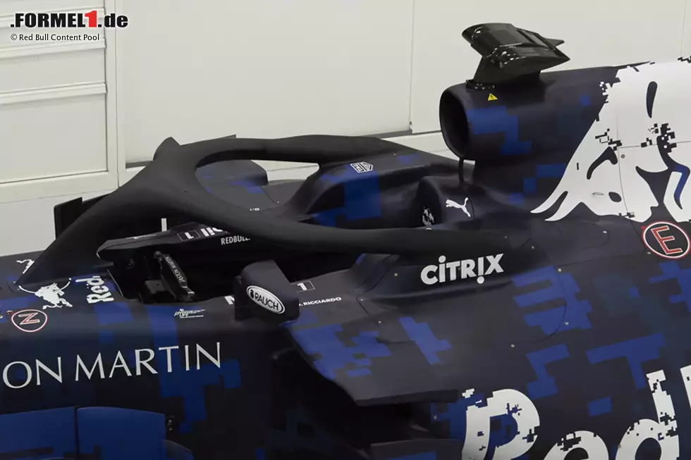 Foto zur News: ... der Cockpitschutz Halo. Die ästhetisch umstrittene Vorrichtung wurde im Red-Bull-Windkanal aerodynamisch geformt, um das Konzept des Autos nicht zu stören.  Ähnlich wie 2017 ...