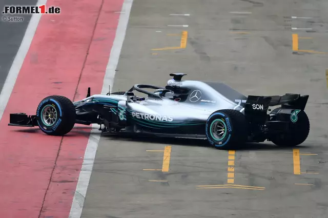 Foto zur News: Der neue Silberpfeil soll den Erfolgslauf von Mercedes fortsetzen. Jetzt durch die ersten Bilder von der Mercedes-Präsentation in Silverstone klicken!