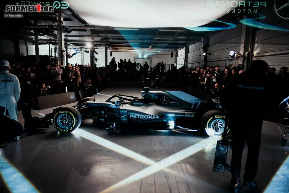 Foto zur News: Mercedes F1 W09 EQ Power+