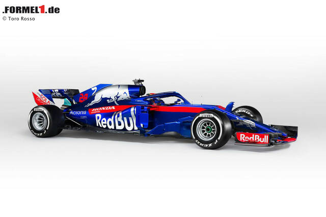 Foto zur News: "Honda Hybrid" steht auf der Motorabdeckung des neuen Toro Rosso. Ob das Glück bringt? Jetzt durch die Fotos des STR13 klicken!