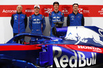 Foto zur News: Franz Tost, Pierre Gasly (Toro Rosso), Brendon Hartley (Toro Rosso) und James Key