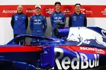 Foto zur News: Franz Tost, Pierre Gasly (Toro Rosso), Brendon Hartley (Toro Rosso) und James Key