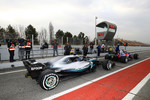 Foto zur News: Brendon Hartley (Toro Rosso) und Valtteri Bottas (Mercedes)