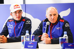 Foto zur News: Pierre Gasly (Toro Rosso) und Franz Tost