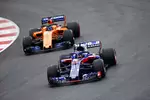 Gallerie: Brendon Hartley (Toro Rosso) und Fernando Alonso (McLaren)