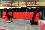 Foto zur News: Ferrari-Box am Dienstag