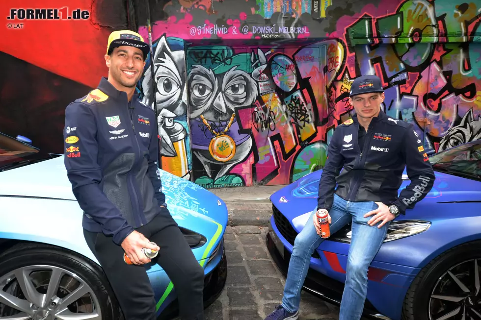 Foto zur News: Daniel Ricciardo (Red Bull) und Max Verstappen (Red Bull)