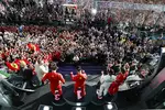 Foto zur News: Sebastian Vettel (Ferrari), Lewis Hamilton (Mercedes), Kimi Räikkönen (Ferrari) und Jackie Stewart