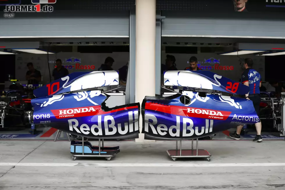 Foto zur News: Pierre Gasly (Toro Rosso) und Brendon Hartley (Toro Rosso)