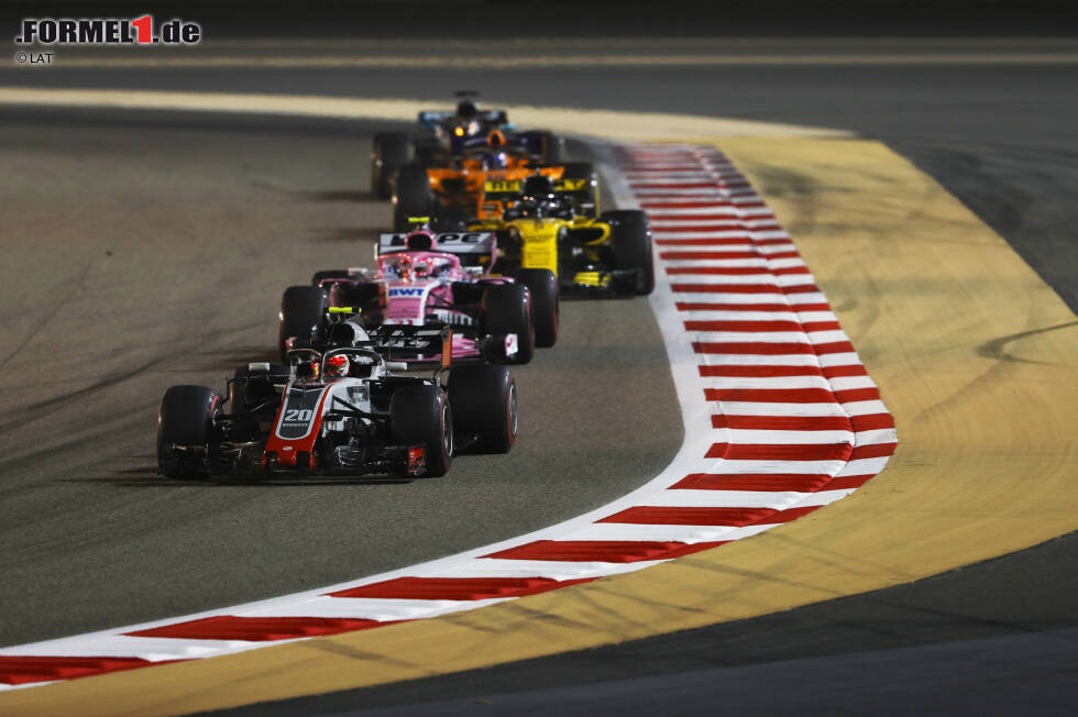 Foto zur News: Kevin Magnussen (Haas), Sergio Perez (Force India), Nico Hülkenberg (Renault), Fernando Alonso (McLaren) und Lewis Hamilton (Mercedes)