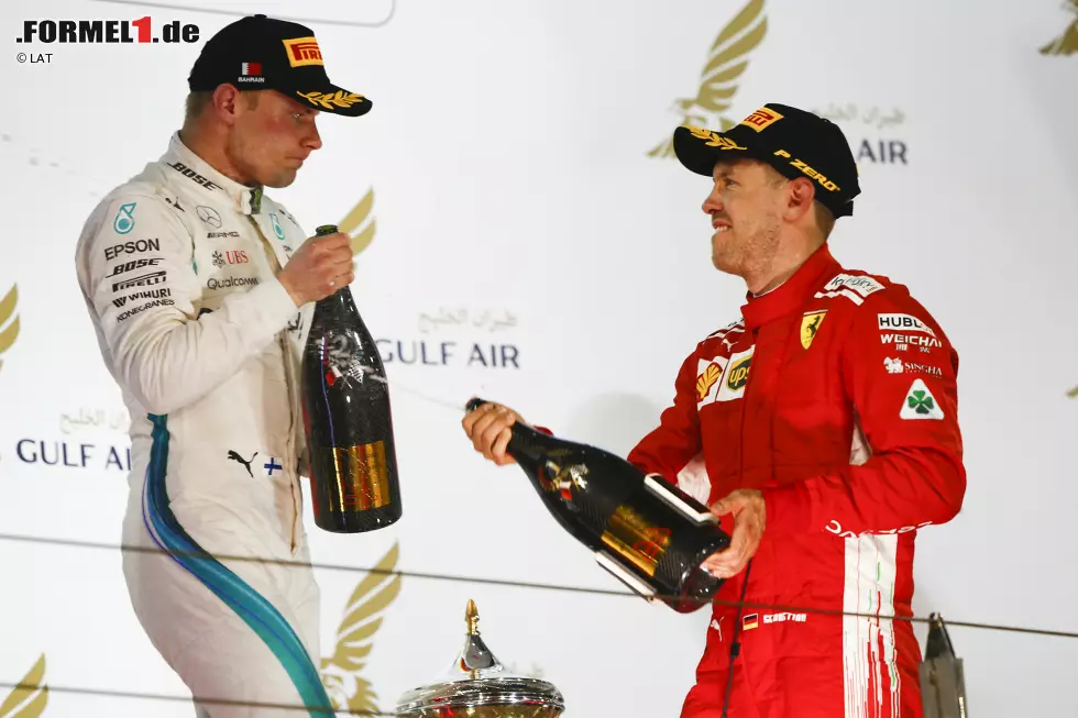 Foto zur News: Valtteri Bottas (Mercedes) und Sebastian Vettel (Ferrari)