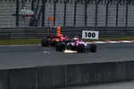 Foto zur News: Esteban Ocon (Force India) und Sebastian Vettel (Ferrari)