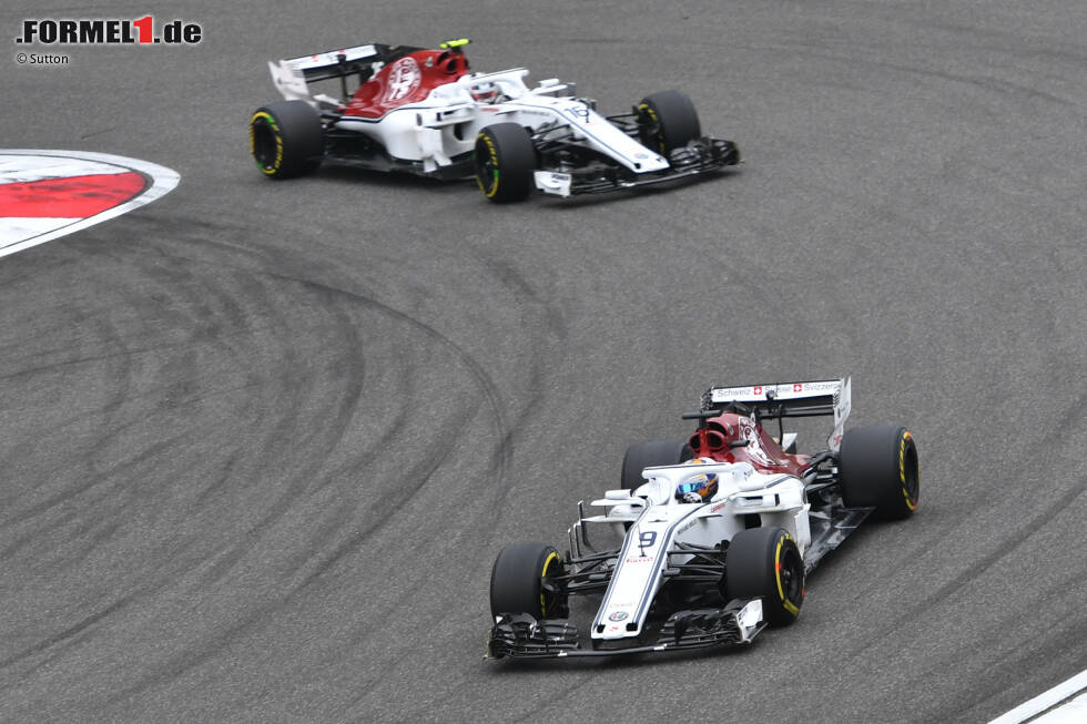 Foto zur News: Marcus Ericsson (Sauber) und Charles Leclerc (Sauber)