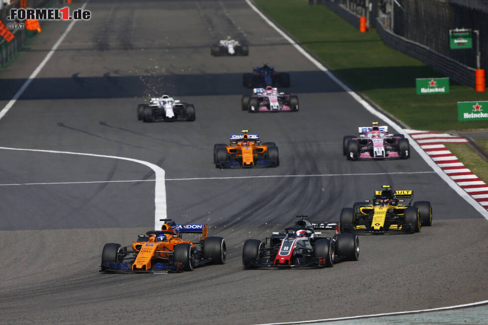 Foto zur News: Fernando Alonso (McLaren), Romain Grosjean (Haas), Carlos Sainz (Renault), Stoffel Vandoorne (McLaren) und Esteban Ocon (Force India)