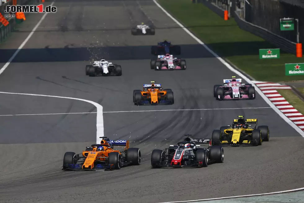 Foto zur News: Fernando Alonso (McLaren), Romain Grosjean (Haas), Carlos Sainz (Renault), Stoffel Vandoorne (McLaren) und Esteban Ocon (Force India)