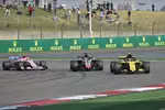 Foto zur News: Carlos Sainz (Renault), Romain Grosjean (Haas) und Esteban Ocon (Force India)