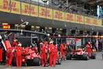 Foto zur News: Sebastian Vettel (Ferrari) und Kimi Räikkönen (Ferrari)