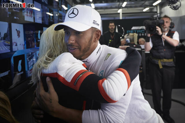 Foto zur News: Christina Aguilera und Lewis Hamilton beim Grand Prix in Baku 2018. Jetzt durch die Fotos von Aguileras Besuch bei der Formel 1 klicken!