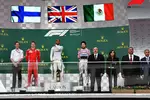 Foto zur News: Kimi Räikkönen (Ferrari), Lewis Hamilton (Mercedes) und Sergio Perez (Force India)