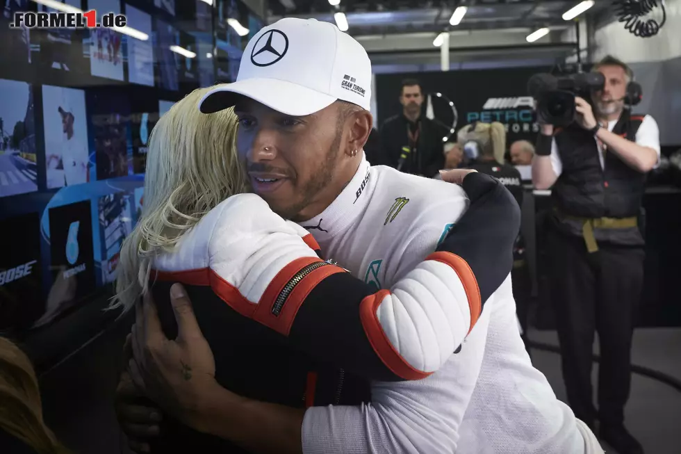 Foto zur News: Christina Aguilera und Lewis Hamilton beim Grand Prix in Baku 2018. Jetzt durch die Fotos von Aguileras Besuch bei der Formel 1 klicken!