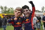 Foto zur News: Max Verstappen (Red Bull) und Daniel Ricciardo (Red Bull)