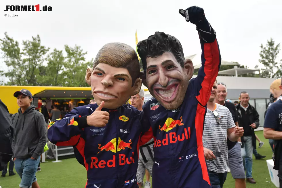 Foto zur News: Max Verstappen (Red Bull) und Daniel Ricciardo (Red Bull)