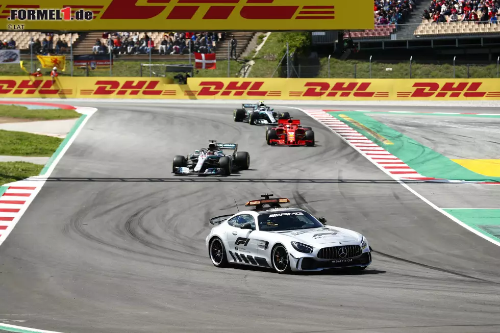 Foto zur News: Lewis Hamilton (Mercedes), Sebastian Vettel (Ferrari) und Valtteri Bottas (Mercedes)