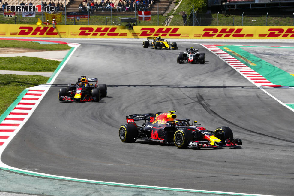 Foto zur News: Max Verstappen (Red Bull), Daniel Ricciardo (Red Bull), Kevin Magnussen (Haas) und Carlos Sainz (Renault)