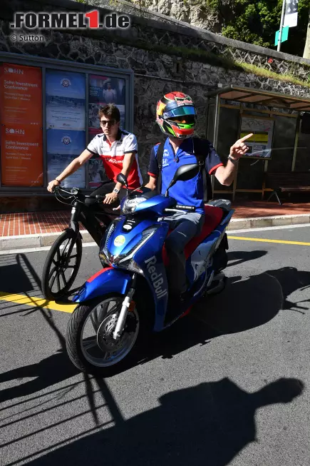 Foto zur News: Charles Leclerc (Sauber) und Brendon Hartley (Toro Rosso)