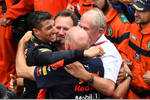 Foto zur News: Daniel Ricciardo (Red Bull), Christian Horner, Adrian Newey und Helmut Marko
