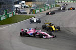 Foto zur News: Sergio Perez (Force India) und Carlos Sainz (Renault)