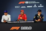 Foto zur News: Valtteri Bottas (Mercedes), Sebastian Vettel (Ferrari) und Max Verstappen (Red Bull)