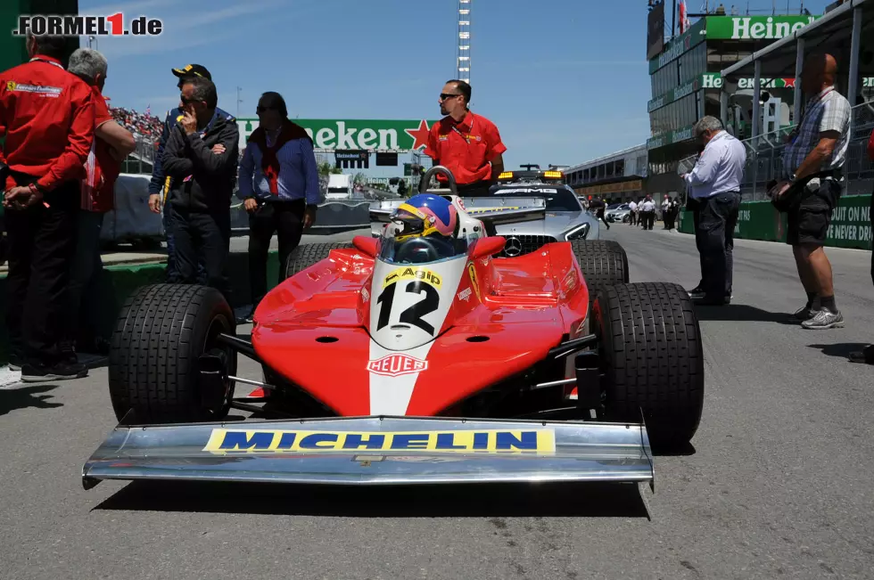 Foto zur News: Emotionaler Moment in Kanada: Jacques Villeneuve im Auto seines Vaters Gilles, einem Ferrari 312 T3 aus dem Jahr 1978