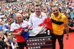 Foto zur News: Eric Boullier und Cyril Abiteboul