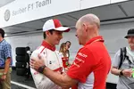 Foto zur News: Charles Leclerc (Sauber) und Jock Clear