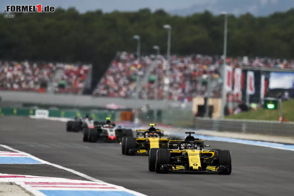 Foto zur News: Nico Hülkenberg (Renault), Carlos Sainz (Renault) und Kevin Magnussen (Haas)