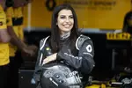 Foto zur News: Aseel Al Hamad (Saudi-Arabien) vor ihrer Demorunde mit dem Renault E20