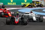 Foto zur News: Kevin Magnussen (Haas), Charles Leclerc (Sauber) und Kimi Räikkönen (Ferrari)