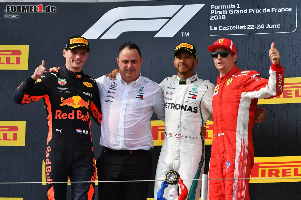 Foto zur News: Max Verstappen (Red Bull), Lewis Hamilton (Mercedes) und Kimi Räikkönen (Ferrari)