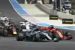 Foto zur News: Valtteri Bottas (Mercedes) und Sebastian Vettel (Ferrari)