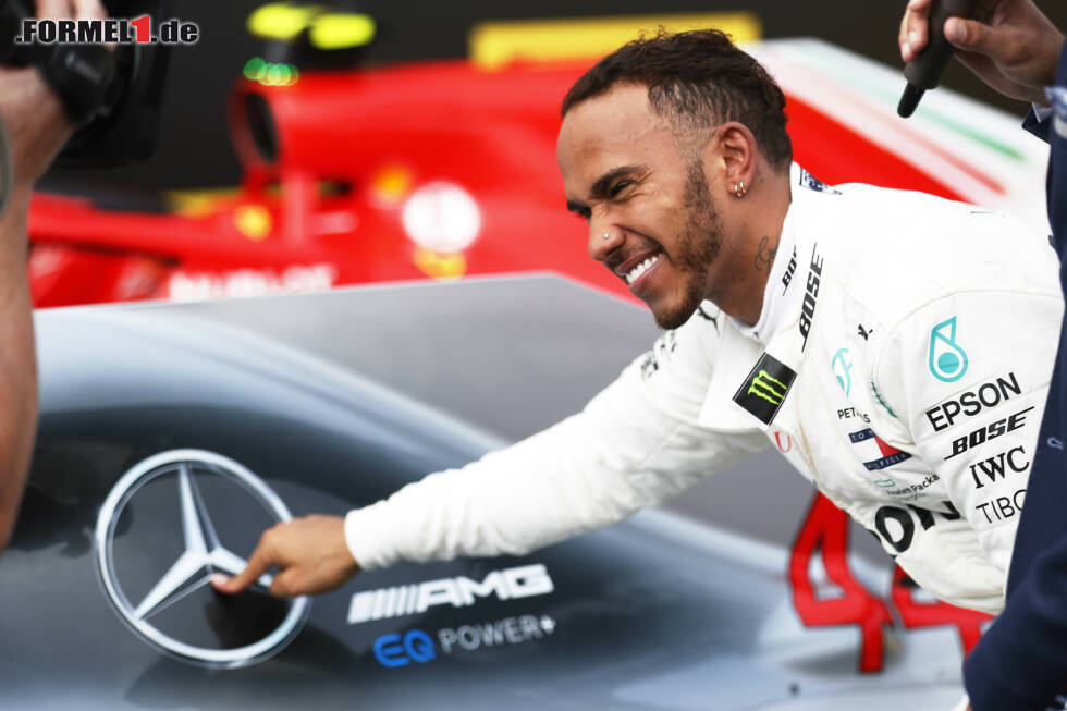 Foto zur News: Lewis Hamilton ist einer von zwei Fahrern, die von uns die Note 1 bekommen haben. Jetzt durchklicken und lesen, wie die Redaktion ihre Noten begründet!