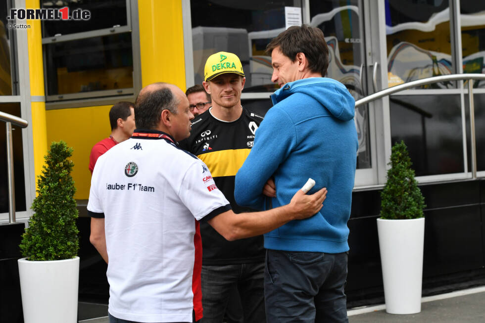 Foto zur News: Nico Hülkenberg (Renault) und Toto Wolff